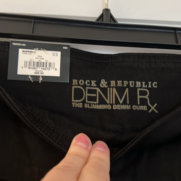 Rock & Republic Skinny Legging Jean - Picture 2 of 6